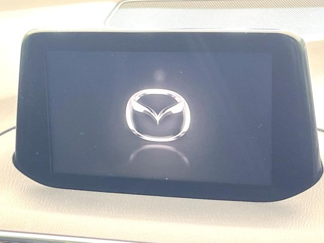 �y�}�c�_�R�l�N�g�i�r�z�ԓ��̕��͋C�Ƀ}�b�`������̌^�^�C�v�̃i�r�B�e����q�ݒ��Bluetooth�Đ����A�l�X�ȋ@�\���y���߂܂��B�����I�ȃ_�C�������삪�\�ŁA�g��������ǍD�ł��B