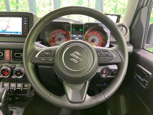 �y�����v�����X�e�A�����O�z�㎿�Ȋv���g�p���邱�ƂŁA��ɂ����������݂ƂĂ��^�]���₷���n���h���ł���