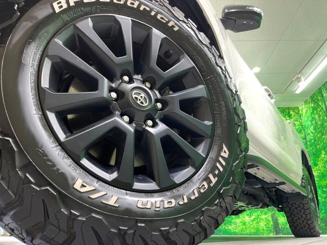 �y����19�C���`�A���~�z�C�[���z�O�ςɃ}�b�`���������A���~�z�C�[���𑕒����Ă���܂��B�e��ЊO�A���~�z�C�[����A�X�^�b�h���X�^�C�����戵�����Ă���܂��B���񂲑��k����������