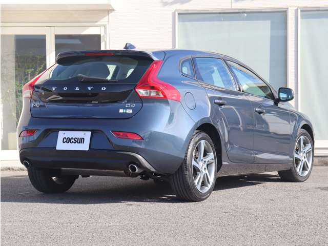 �G���W���I�C���̓t�����X��MOTUL(���`���[��)���g�p���Ă��܂��B�V���{���{�e���f���ɓK������قȂ�S�x�̃I�C�������p�ӂ��Ă��܂��B