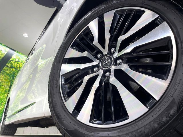 �y����18�C���`�A���~�z�C�[���z�O�ςɃ}�b�`���������A���~�z�C�[���𑕒����Ă���܂��B�e��ЊO�A���~�z�C�[����A�X�^�b�h���X�^�C�����戵�����Ă���܂��B���񂲑��k����������