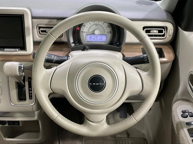 �y�����v�����X�e�A�����O�z�㎿�Ȋv���g�p���邱�ƂŁA��ɂ����������݂ƂĂ��^�]���₷���n���h���ł���