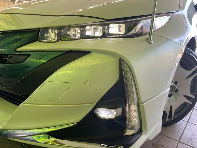 �yLED�w�b�h���C�g�z���V����ԑ��s�����ǍD�Ȏ��E���m�ۂ����S���ĉ^�]�ł��鍂�P�xLED�w�b�h���C�g�𑕔�!�_�����x�������A����d�͂��}�����Ă��܂��B