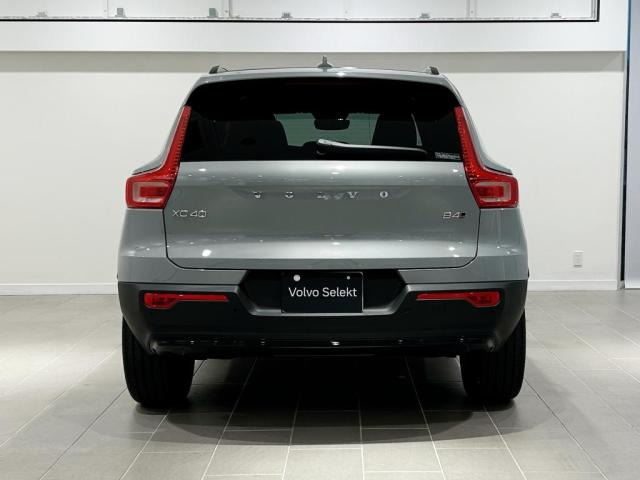 XC40ウルトラ B4 AWD ダークエディション 4WD