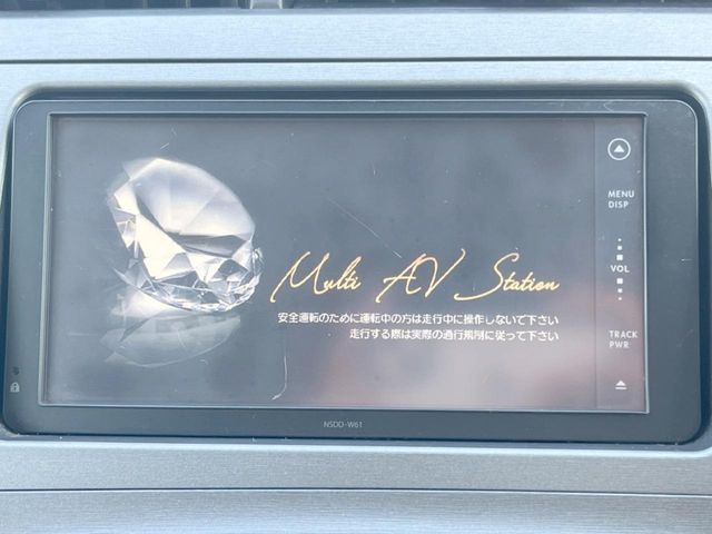 �y�����i�r�z�l�C�̏����i�r�𑕔����Ă���܂��B�i�r�̎g���₷���͂������A�I�[�f�B�I�@�\���[��!�L�����v�◷�s�͂������A�ʋ΂┃�����ȂǕ��i�̃h���C�u���y�����Ȃ�͂���