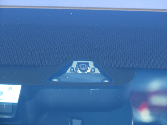 安心の衝突被害軽減装置・レーンキープアシスト付きです