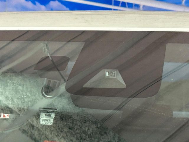 �y�g���^�Z�[�t�e�B�Z���X�z���s���ɑO���̎ԗ�����F�����A�Փ˂������Ȏ��͌x��ƃu���[�L�ŏՓˉ���Ɣ�Q�y�����A�V�X�g�B�����S�Ƀh���C�u�����y���݂��������܂��B