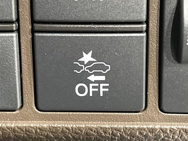 �y�z���_�Z���V���O�z���s���ɑO���̎ԗ�����F�����A�Փ˂������Ȏ��͌x��ƃu���[�L�ŏՓˉ���Ɣ�Q�y�����A�V�X�g�B�����S�Ƀh���C�u�����y���݂��������܂��B