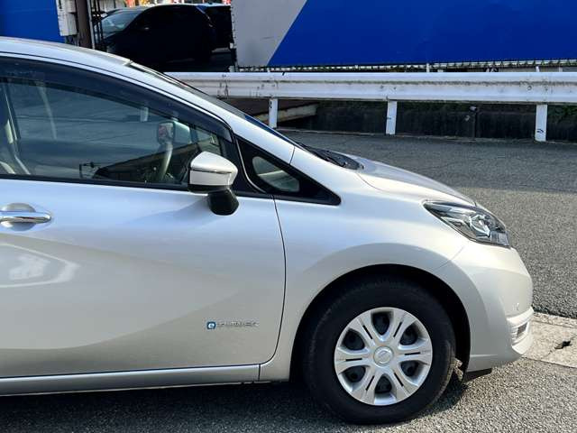 ���Ђ́A���q���܂̃j�[�Y�ɂ������o����悤�A�L�x�ȎԎ����葵���Ă���܂��B����芷���̍ۂ��A����A��낵�����肢�������܂��B