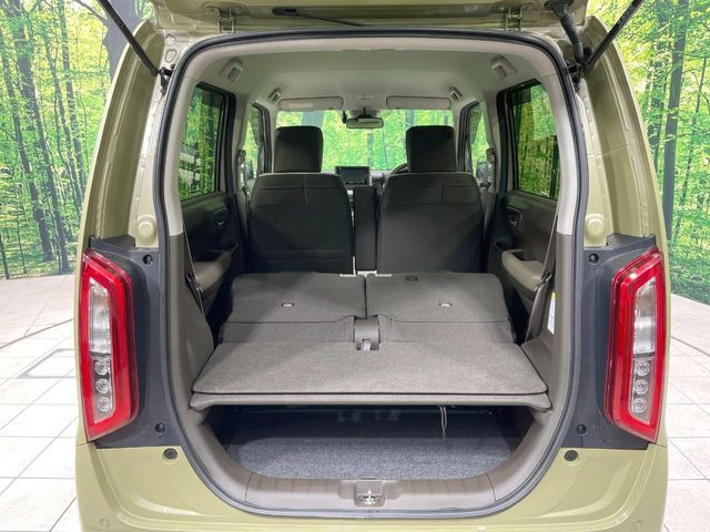 ���i�̂���������ʋ΁A���}���ɏ\���ȉ׎��X�y�[�X���m�ۂ��Ă���܂��B�Z�J���h�V�[�g��|���ƁA�傫�ȉו��̐ύڂ��\�ł���