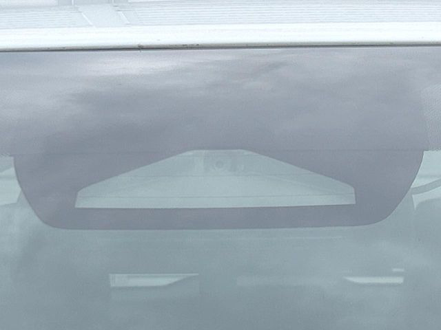 �y�g���^�Z�[�t�e�B�Z���X�z���s���ɑO���̎ԗ�����F�����A�Փ˂������Ȏ��͌x��ƃu���[�L�ŏՓˉ���Ɣ�Q�y�����A�V�X�g�B�����S�Ƀh���C�u�����y���݂��������܂��B