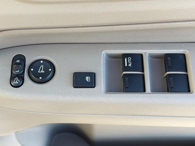 �y�d���i�[�~���[�z�T�C�h�~���[�͓d���i�[���ƂȂ��Ă���A�������ԏ�ł��L�Y�������X�N��}�����܂��B