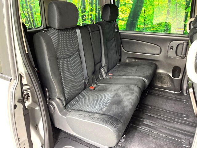 �Z�J���h�V�[�g�͒������������ƂȂ��Ă���A�X���C�h����ΒʘH�X�y�[�X���o��!�O��̈ړ����Ƃ��Ă��ȒP�ł���������A8����Ԏ������K�ȍ���S�n�̃V�[�g�ƂȂ��Ă��܂���