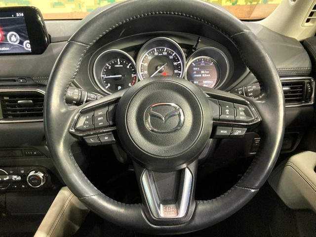 �y�����v�����X�e�A�����O�z�㎿�Ȋv���g�p���邱�ƂŁA��ɂ����������݂ƂĂ��^�]���₷���n���h���ł���