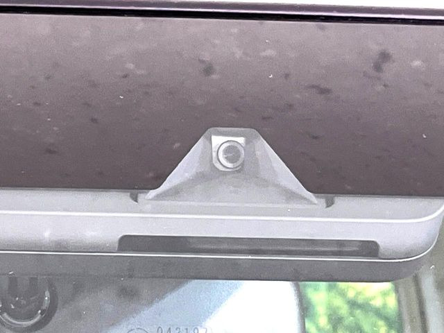 �y�g���^�Z�[�t�e�B�Z���X�z���s���ɑO���̎ԗ�����F�����A�Փ˂������Ȏ��͌x��ƃu���[�L�ŏՓˉ���Ɣ�Q�y�����A�V�X�g�B�����S�Ƀh���C�u�����y���݂��������܂��B