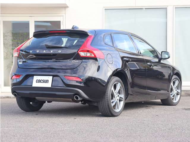 �G���W���I�C���̓t�����X��MOTUL(���`���[��)���g�p���Ă��܂��B�V���{���{�e���f���ɓK������قȂ�S�x�̃I�C�������p�ӂ��Ă��܂��B