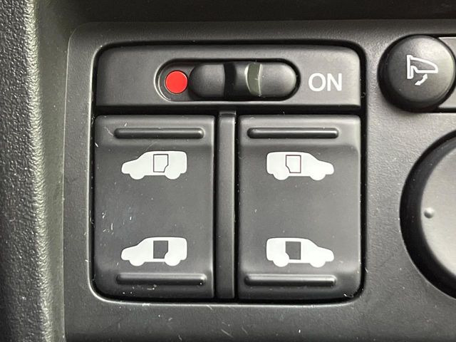 �y�����p���[�X���C�h�h�A�z�X�}�[�g�L�[��^�]�Ȃ̃X�C�b�`�Ō�ȗ����X���C�h�h�A�̊J���\���d��������͂����ăh�A���J����K�v�������A�����Ȃ��q�l�ł��ȒP�ɊJ���߂ł����K�ł���