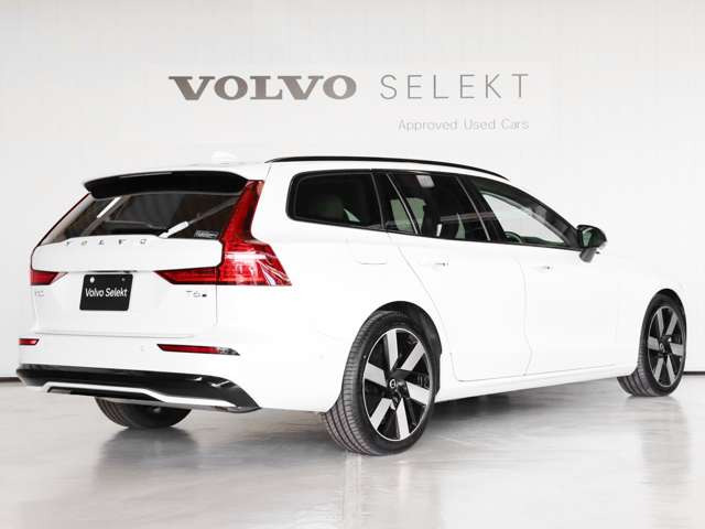 V60ウルトラ T6  AWD プラグインハイブリッド 4WD
