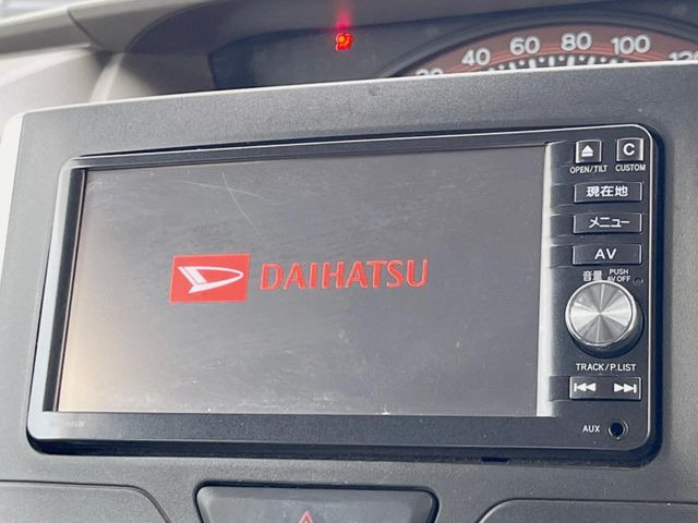 �y�����i�r�z�l�C�̏����i�r�𑕔����Ă���܂��B�i�r�̎g���₷���͂������A�I�[�f�B�I�@�\���[��!�L�����v�◷�s�͂������A�ʋ΂┃�����ȂǕ��i�̃h���C�u���y�����Ȃ�͂���