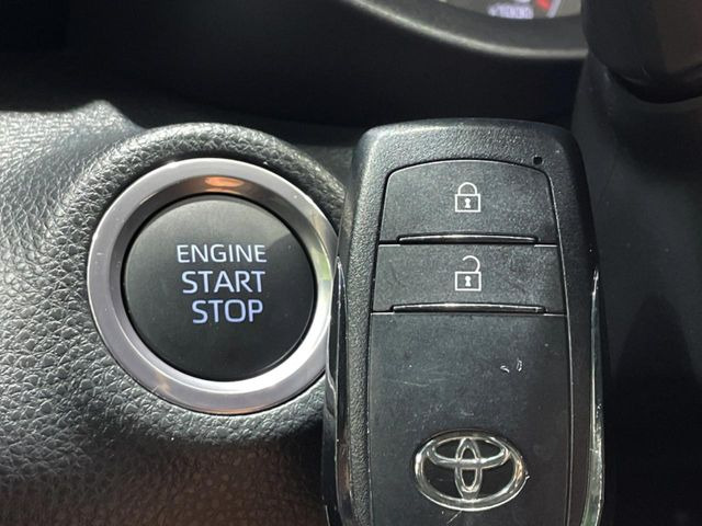 �y�X�}�[�g�L�[�z�J�o����|�P�b�g�ɓ��ꂽ�܂܂ł��h�A�̎{���E�������\�ȃX�}�[�g�L�[�𑕔��B�G���W���̃I���E�I�t�����J�M�����o���K�v����������Ƃ��Ă��֗��ł���