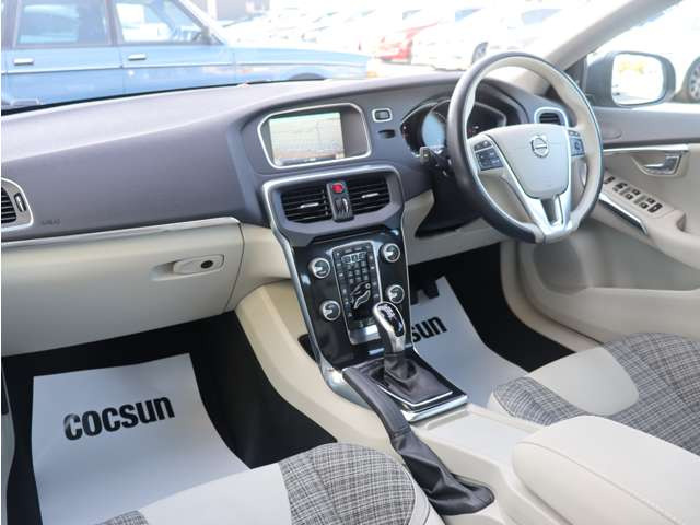 �h�C�c�̃{���{���`���[�j���O���[�J�[HEICO SPORTIV�̐��K�̔��X���t���ƈ��m���ɂ�HEICO SPORTIV�v���~�A���p�[�g�i�[KANTO / TOKAI�Ƃ��ĉ^�c�����Ă��܂��B