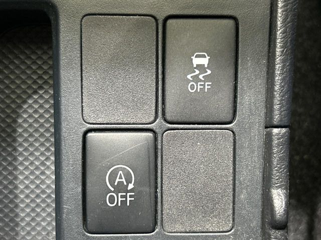 �y�A�C�h�����O�X�g�b�v�z�ԐM����a�؂Œ�Ԃ����ۂɃG���W�����~���A���ʂȔR���̏����}���܂��B�R��������ی�ɂȂ���@�\��G���W���̓u���[�L�𗣂��΍Ďn�����܂��B