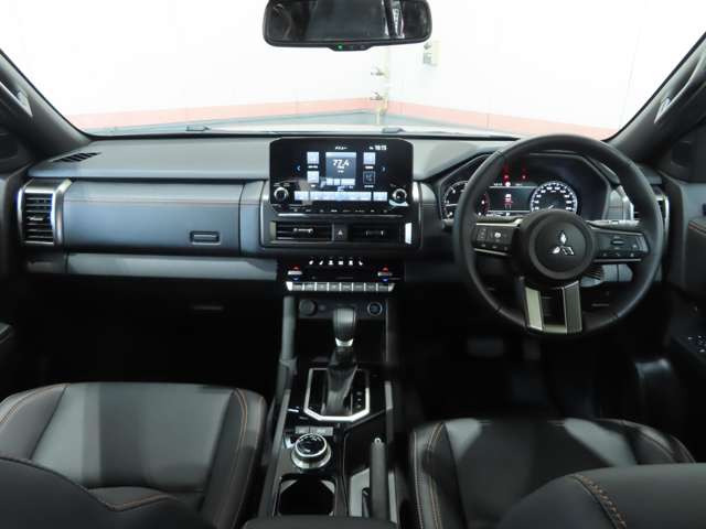 トライトン2.4 GSR ディーゼル 4WD