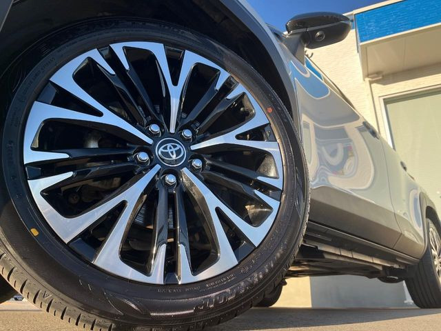 �y����18�C���`�A���~�z�C�[���z�O�ςɃ}�b�`���������A���~�z�C�[���𑕒����Ă���܂��B�e��ЊO�A���~�z�C�[����A�X�^�b�h���X�^�C�����戵�����Ă���܂��B���񂲑��k����������