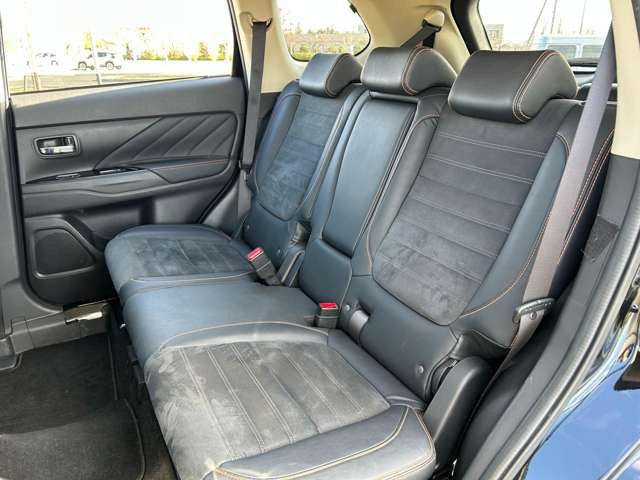 ���d�b�E���[���ɂĂ�����E�����k�Ȃǂ��C�y�ɂ��Ă�������^^������񂲗��X���Ă��������A���ڂ��Ԃ������ɂȂ��Ă��������B��������Ή������Ă��������܂��̂ŁA�X�^�b�t�ꓯ���҂����Ă���܂��B