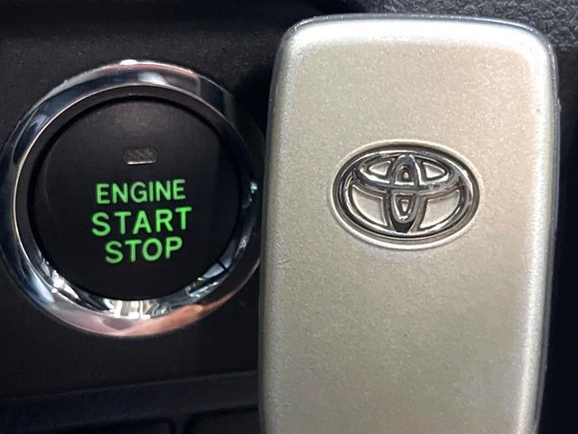 �y�X�}�[�g�L�[�z�J�o����|�P�b�g�ɓ��ꂽ�܂܂ł��h�A�̎{���E�������\�ȃX�}�[�g�L�[�𑕔��B�G���W���̃I���E�I�t�����J�M�����o���K�v����������Ƃ��Ă��֗��ł���