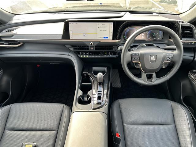 クラウンスポーツ2.5 Z E-Four 4WD