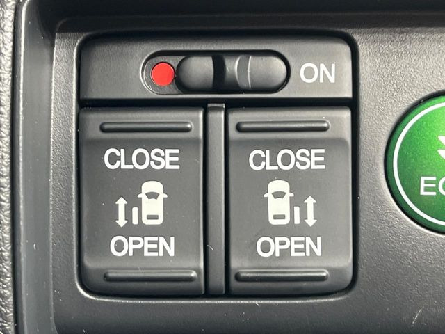 �y�����p���[�X���C�h�h�A�z�X�}�[�g�L�[��^�]�Ȃ̃X�C�b�`�Ō�ȗ����X���C�h�h�A�̊J���\���d��������͂����ăh�A���J����K�v�������A�����Ȃ��q�l�ł��ȒP�ɊJ���߂ł����K�ł���