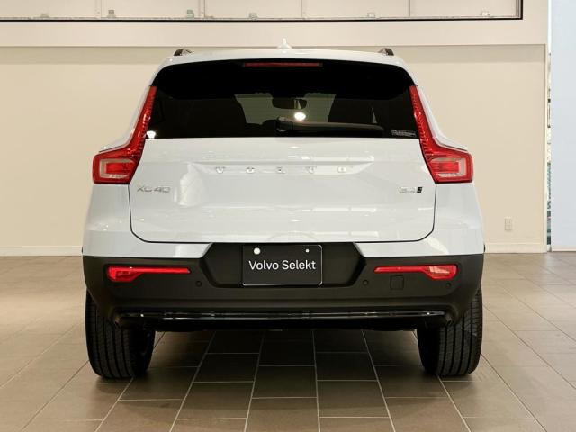 XC40ウルトラ B4 AWD ダークエディション 4WD