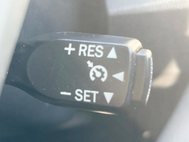 �y�N���[�Y�R���g���[���z�������H�����N���N���s�B�A�N�Z���𗣂��Ă���葬�x�ő��s���ł��A�������^�]���̕��S���y��!�����E�������ȒP�ȃX�C�b�`����Œ����ł��܂��B