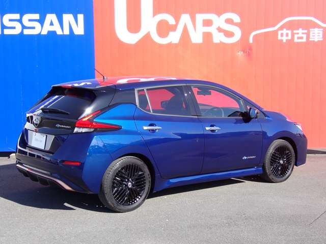 リーフX Vセレクション 90周年記念車