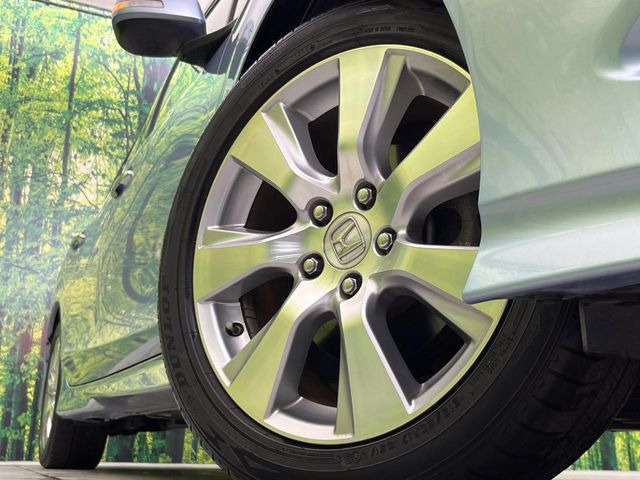 �y����17�C���`�A���~�z�C�[���z�O�ςɃ}�b�`���������A���~�z�C�[���𑕒����Ă���܂��B�e��ЊO�A���~�z�C�[����A�X�^�b�h���X�^�C�����戵�����Ă���܂��B���񂲑��k����������