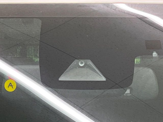 �y�g���^�Z�[�t�e�B�Z���X�z���s���ɑO���̎ԗ�����F�����A�Փ˂������Ȏ��͌x��ƃu���[�L�ŏՓˉ���Ɣ�Q�y�����A�V�X�g�B�����S�Ƀh���C�u�����y���݂��������܂��B