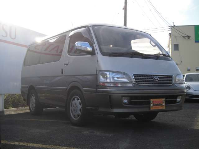 ハイエース3.0 スーパーカスタムリミテッド トリプルムーンルーフ ディーゼル