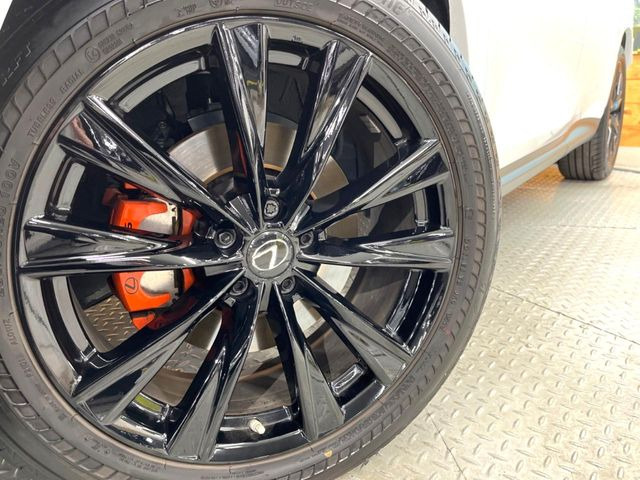 �y����20�C���`�A���~�z�C�[���z�O�ςɃ}�b�`���������A���~�z�C�[���𑕒����Ă���܂��B�e��ЊO�A���~�z�C�[����A�X�^�b�h���X�^�C�����戵�����Ă���܂��B���񂲑��k����������