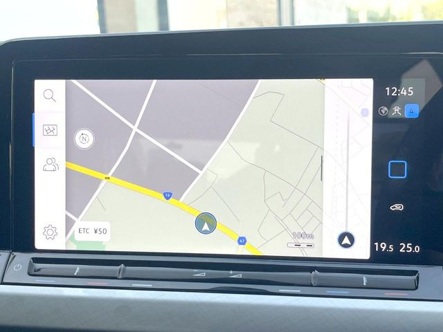 ���t�H���N�X���[�Q�������i�r:��̊��̂���i�r�́A����������ԓ������o���Ă���܂��B�I�[�f�B�I�@�\���[�����Ă���܂��̂ŁA�^�]�����y���߂܂���