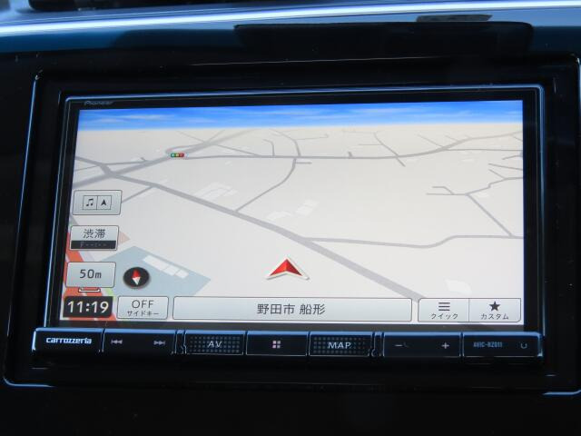 メモリーナビ装備で、知らない場所もあっという間に検索♪ちょっとしたお出かけや旅行もこれでバッチリですね。