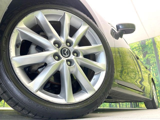 �y����18�C���`�A���~�z�C�[���z�O�ςɃ}�b�`���������A���~�z�C�[���𑕒����Ă���܂��B�e��ЊO�A���~�z�C�[����A�X�^�b�h���X�^�C�����戵�����Ă���܂��B���񂲑��k����������