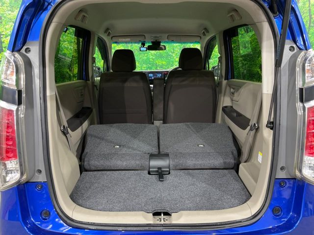 ���i�̂���������ʋ΁A���}���ɏ\���ȉ׎��X�y�[�X���m�ۂ��Ă���܂��B�Z�J���h�V�[�g��|���ƁA�傫�ȉו��̐ύڂ��\�ł���