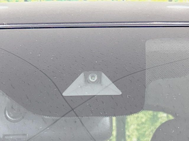 �y�G�}�[�W�F���V�[�u���[�L�z���s���ɑO���̎ԗ�����F�����A�Փ˂������Ȏ��͌x��ƃu���[�L�ŏՓˉ���Ɣ�Q�y�����A�V�X�g�B�����S�Ƀh���C�u�����y���݂��������܂��B