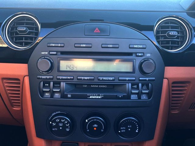 ���y�����J�[�I�[�f�B�I�z�C���p�l�ɂ���������܂�A�ƂĂ��g���₷���ł�!CD�⃉�W�I�𒮂��Ȃ���^�]�����y���݂��������܂�!