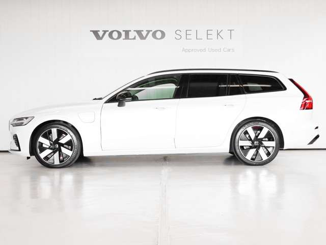 V60ウルトラ T6  AWD プラグインハイブリッド 4WD