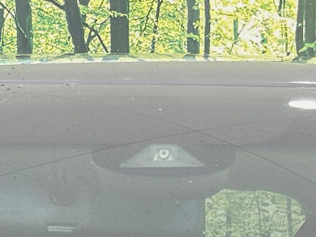 �y�z���_�Z���V���O�z���s���ɑO���̎ԗ�����F�����A�Փ˂������Ȏ��͌x��ƃu���[�L�ŏՓˉ���Ɣ�Q�y�����A�V�X�g�B�����S�Ƀh���C�u�����y���݂��������܂��B