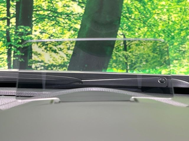 �y�J���[�w�b�h�A�b�v�f�B�X�v���C�z���݂̑��x�⑖�s�����f�W�^���\���ŉ^�]�ȑO���̃K���X�ɓ��e!�J���[�t���Ŏ��F���������A�^�]���ڐ������炳���K�v�ȏ����m�F�ł���̂łƂ��Ă��֗��ň��S!