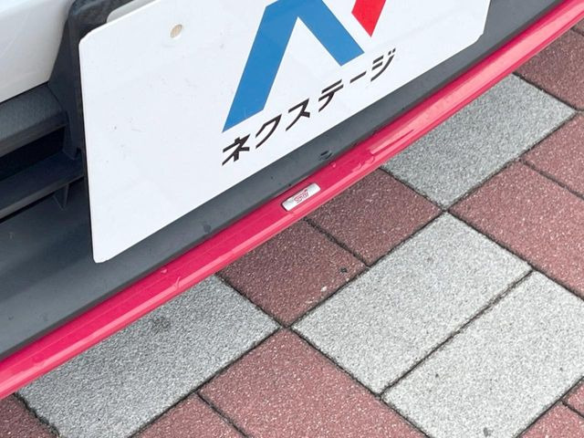 �ySTI�X�^�C���p�b�P�[�W�z�t�����g�E�T�C�h�E���A��STI�̃G�A���œ���B�O�ς̃X�|�[�e�B�[�����ۗ������Ă���邾���łȂ��A�������s���̋�̓o�����X���œK�����Ă���܂��B