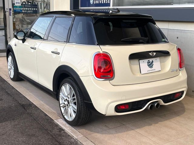 �������t�т̕ۏ؂̑��A���S�̍Œ�3�N�E���s�������ۏ�(�L��)�����p�ӁB�A���Ԃ����S���Ă��y���݂���������l�A�ۏؓ��e���[���͂������A�����_��&�I�C�������⃍�[�h�T�[�r�X���t�т��Ă���܂��B